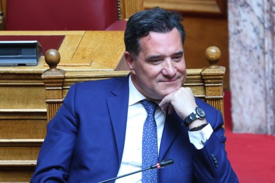 Ο Αδωνις δικαιολογεί το bank run του 2015: «Οσοι έβγαλαν τα λεφτά τους, τα έσωσαν από τον Τσίπρα»